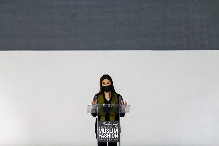 Embracing Jakarta Muslim Fashion Week di Aquatic Center, Gelora Bung Karno (GBK), Senayan, Jakarta, Kamis (18/11/2021).