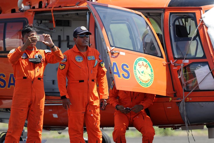 Petugas keamanan berada di sekitar Sirkuit Mandalika, Lombok Tengah, NTB, Kamis (18/11/2021).