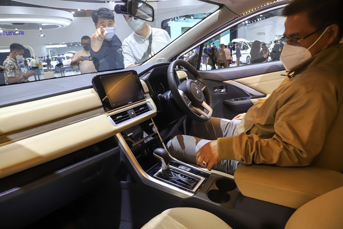 Mitsubishi New Xpander dan Xpander Cross dipamerkan dalam gelaran GIIAS 2021 di Indonesia Convention Exhibition (ICE) BSD, Jumat (19/11/2021).