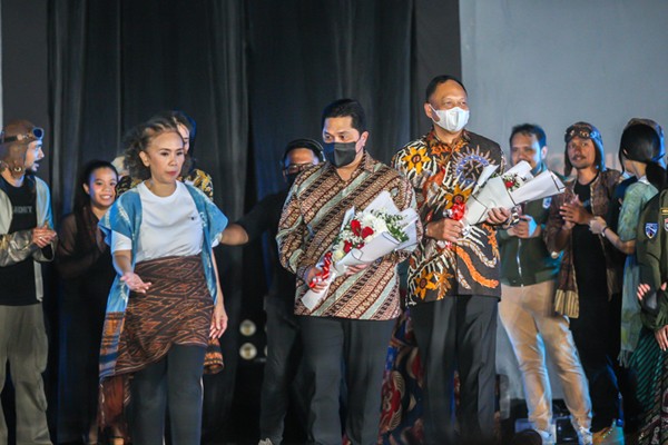 Pembukaan acara JIWA! Fashion Show Kadet 1947 di Skadron 2, Halim Perdana Kusuma, Jakarta, Jumat (19/11/2021).