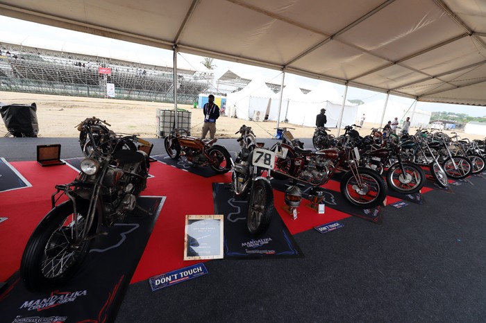 Puluhan motor custom berderet di salah satu booth di area Sirkuit Mandalika pada gelaran World Superbike 2021, Sabtu (20/11/2021).
