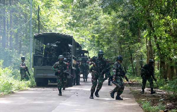 Sekitar 120 prajurit Yonif Raider 400/BR mengikuti latihan Uji Siap Tempur (UST) tingkat peleton di daerah latihan Ngaliyan kompleks, Semarang, Jawa Tengah.