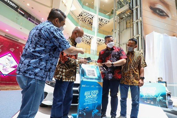 Opening acara BSI Otoshow 2021 di Gandaria City Jakarta, Senin (22/11/2021).