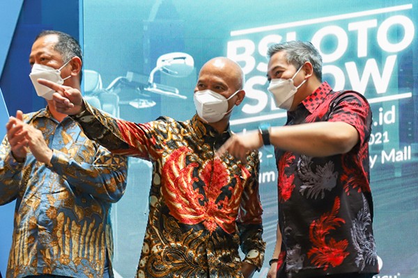 Opening acara BSI Otoshow 2021 di Gandaria City Jakarta, Senin (22/11/2021).