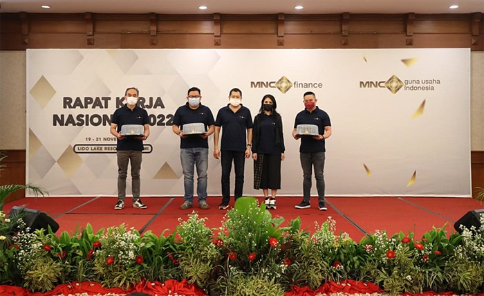 HUT ke-32 MNC Finance sekaligus Rakernas MNC Finance 2022 di Hotel Lido Lake Resort, Kecamatan Cigombong, Kabupaten Bogor, Jawa Barat, Sabtu (20/11/2021).
