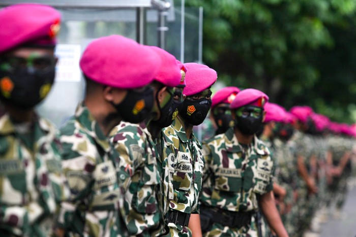 Panglima TNI Jenderal Andika Perkasa saat melakukan kunjungan kerja perdananya di Markas Besar TNI AL, Cilangkap, Jakarta Timur, Senin (22/11/2021).