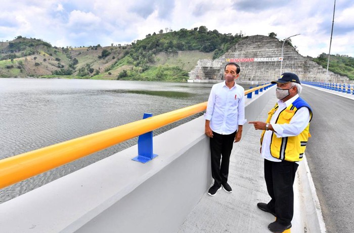 Presiden Joko Widodo meresmikan Bendungan Karalloe dalam kunjungan kerjanya ke Provinsi Sulawesi Selatan, pada Selasa, 23 November 2021.