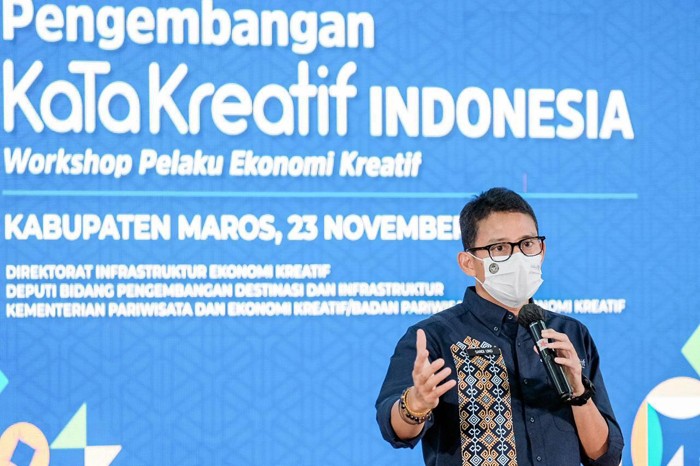 Menparekraf Sandiaga Salahuddin Uno, mendorong pelaku ekonomi kreatif, khususnya subsektor kuliner di Kabupaten Maros, Sulawesi Selatan.