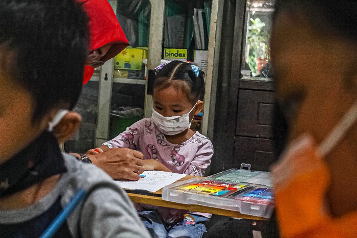 MNC Peduli memberikan bantuan peralatan pendidikan untuk anak-anak PAUD Flamboyan 4 Petojo Utara, Jakarta Pusat, Kamis (25/11/2021).