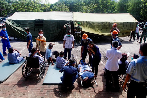 Simulasi tanggap bencana yang dilakukan Siloam Hospitals Lippo Village, Tangerang, Kamis (25/11/2021).