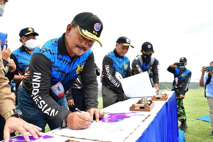Kasau Marsekal TNI Fadjar Prasetyo mengatakan, Pelangi Nusantara dapat menjadi media meningkatkan minat generasi muda.