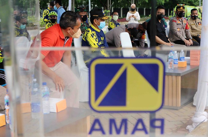 Acara peduli lingkungan bertajuk Gowes dan Tanam di area penghijauan Jakarta Garden City, Jakarta, Sabtu (27/11/2021).