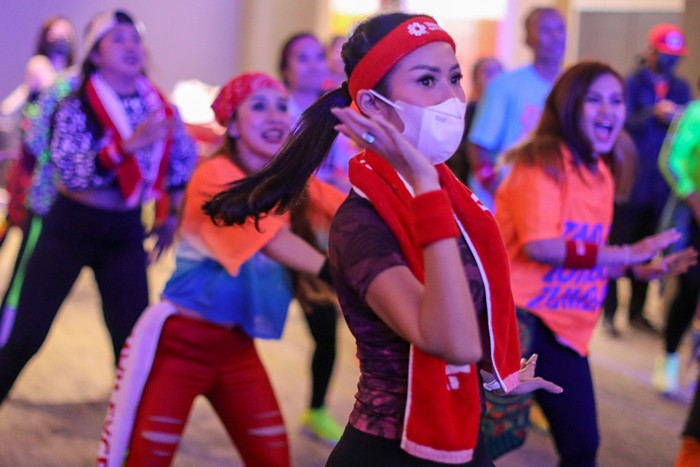 Peserta mengikuti senam zumba yang disiarkan secara virtual pada ajang Taiwan Excellence Zumba Fest Online.
