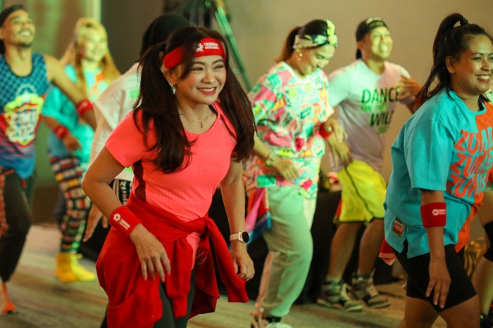 Peserta mengikuti senam zumba yang disiarkan secara virtual pada ajang Taiwan Excellence Zumba Fest Online.