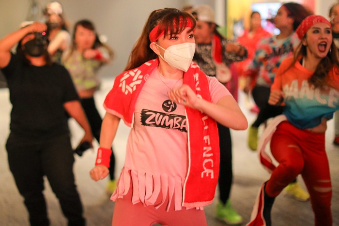 Peserta mengikuti senam zumba yang disiarkan secara virtual pada ajang Taiwan Excellence Zumba Fest Online.