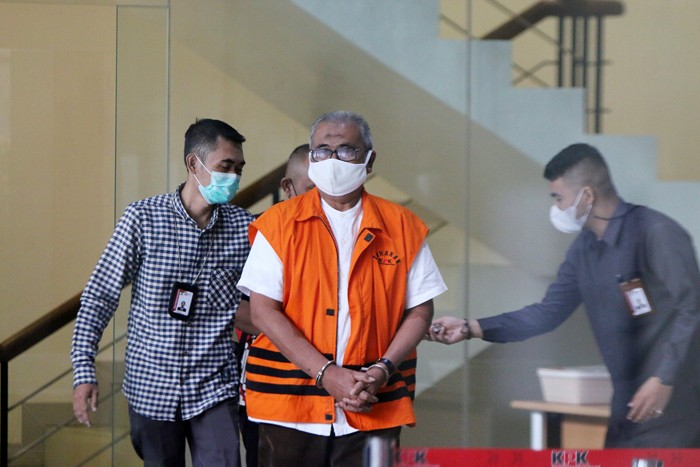 Mohd Saleh H Umar usai menjalani pemeriksaan di Gedung KPK, Jakarta, Selasa (30/11/2021).