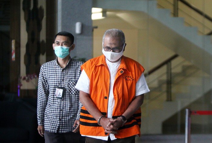 Mohd Saleh H Umar usai menjalani pemeriksaan di Gedung KPK, Jakarta, Selasa (30/11/2021).