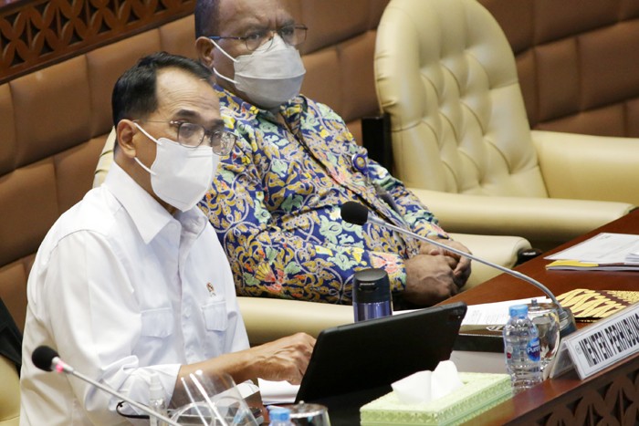 Rapat Kerja dengan Komisi V DPR di Kompleks Parlemen Senayan, Jakarta, Rabu (1/12/2021).