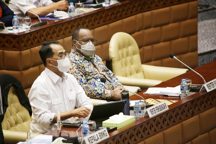 Rapat Kerja dengan Komisi V DPR di Kompleks Parlemen Senayan, Jakarta, Rabu (1/12/2021).