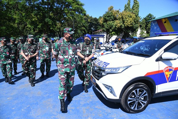 Kepala Staf Angkatan Udara (Kasau), Marsekal TNI Fadjar Prasetyo menyerahkan 130 unit Kendaraan Khusus (Ransus) kepada Polisi Militer TNI AU (Pomau).