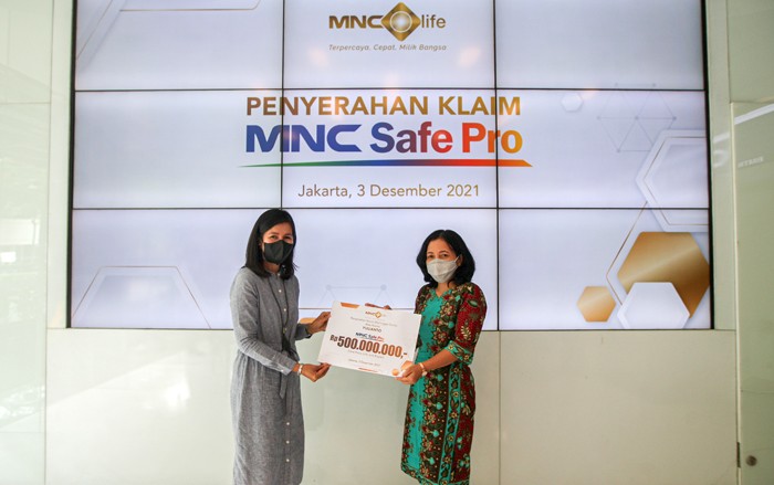 Pembayaran klaim asuransi MNC Safe Pro kepada ahli waris di Gedung MNC Financial Center, Kebon Sirih.