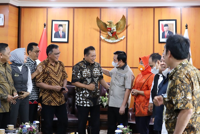 Auidensi Perhimpunan Menemukan Kembali Indonesia di ruang Delegasi Pimpinan DPD RI Komplek Parlemen MPR/DPR-DPD, Senayan, Jakarta, Senin (6/12/2021).