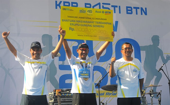 BTN RUN 2021 Charity For Semeru dalam rangka HUT KPR 45 Semeru di Serpong, Banten, Minggu (12/12/2021).
