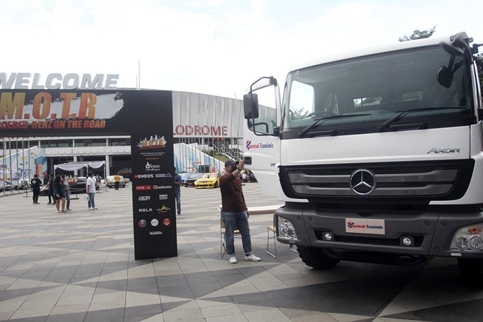 PT Kobexindo Tractors Tbk (KOBX) terus memperkuat segmen non tambang, salah-satunya dengan memasarkan truk kelas berat jalan raya Mercedes-Benz AXOR.