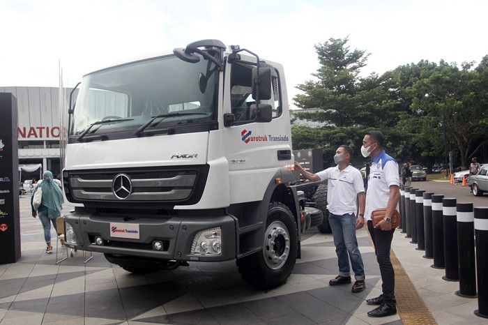 PT Kobexindo Tractors Tbk (KOBX) terus memperkuat segmen non tambang, salah-satunya dengan memasarkan truk kelas berat jalan raya Mercedes-Benz AXOR.