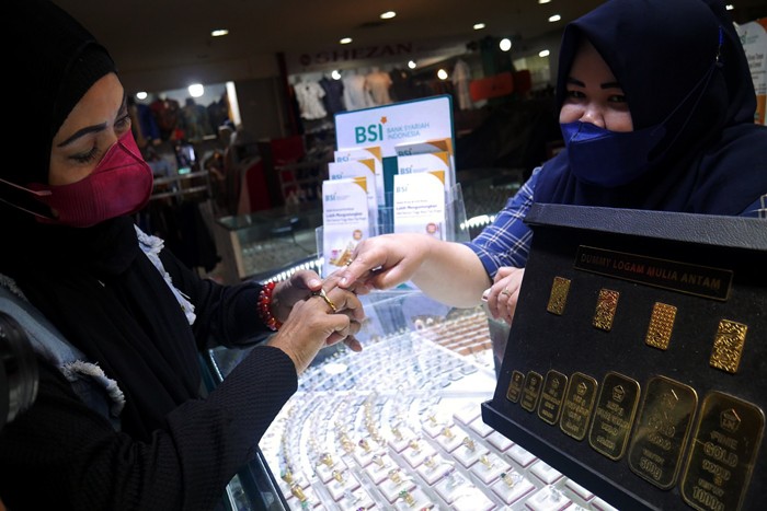 PT Bank Syariah Indonesia Tbk (BSI) dorong pertumbuhan pembiayaan gadai emas dan cicil emas lewat program grebek pasar di 23 titik pasar di wilayah Jakarta.