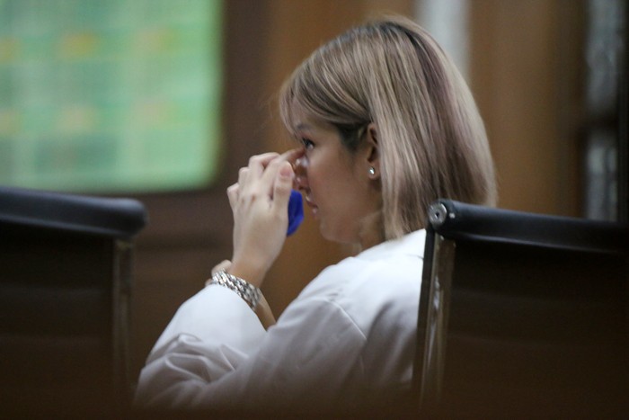Selebriti Nia Ramadhani saat menjalani sidang lanjutan kasus dugaan penyalahgunaan narkoba di Pengadilan Negeri Jakarta Pusat, Kamis (16/12/2021).