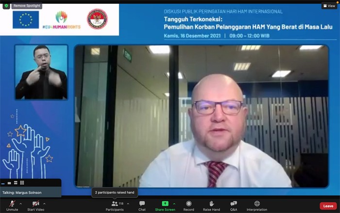 Diskusi Publik Tangguh Terkoneksi: Pemulihan Korban Pelanggaran HAM yang Berat di Masa Lalu yang digelar secara virtual, Kamis (16/12/2021).