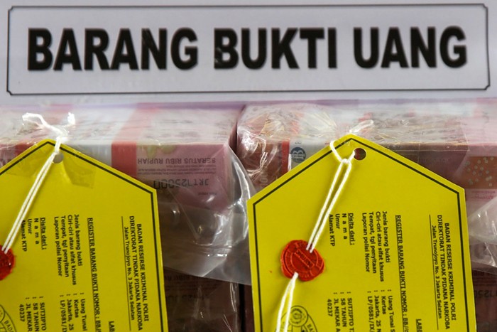 Konferensi pers terkait Tindak Pidana Pencucian Uang hasil penjualan dan peredaran narkotika di Bareskrim Polri, Jakarta, Kamis, (16/12/2021).