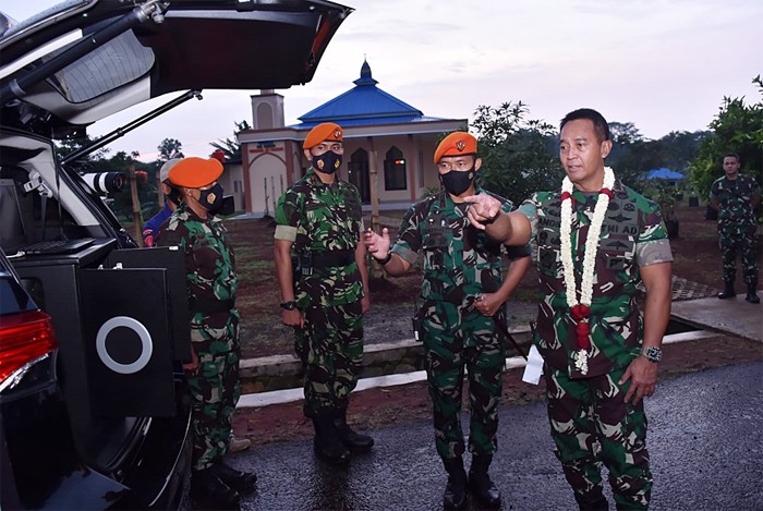 Panglima TNI Jenderal TNI Andika Perkasa melaksanakan kunjungan kerja ke Markas Wing I Korpaskhas TNI AU.