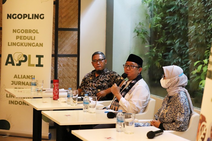 Diskusi NGOPLING : Ngobrol Peduli Lingkungan yang digelar Aliansi Jurnalis Peduli Lingkungan Indonesia (AJPLI) di Jakarta, Jumat (17/12/2021).