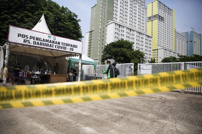 Suasana di Rumah Sakit Darurat Covid-19 (RSDC) Wisma Atlet Kemayoran, Jakarta, Jumat (17/12/2021).