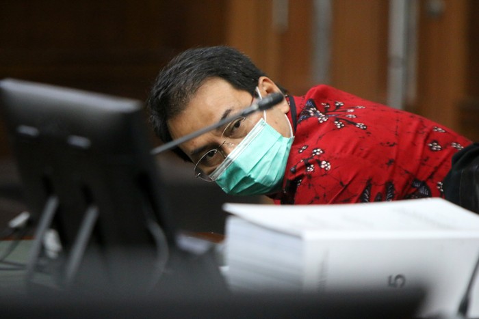 Terdakwa Mantan Wakil ketua DPR RI Azis Syamsuddin menjalani sidang di pengadilan Tipikor, Jakarta, Senin (20/12/2021).
