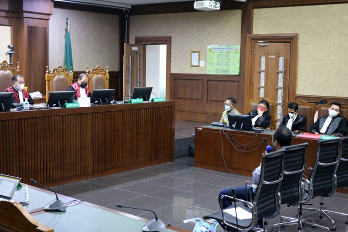Terdakwa Direktur Pemeriksaan dan Penagihan pada Direktorat Jenderal Pajak (2016-2019) Angin Prayitno Aji menjalani sidang perdana di Pengadilan Tipikor.