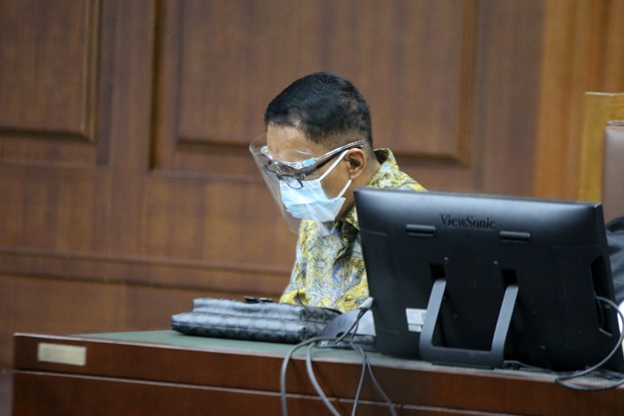 Terdakwa Direktur Pemeriksaan dan Penagihan pada Direktorat Jenderal Pajak (2016-2019) Angin Prayitno Aji menjalani sidang perdana di Pengadilan Tipikor.