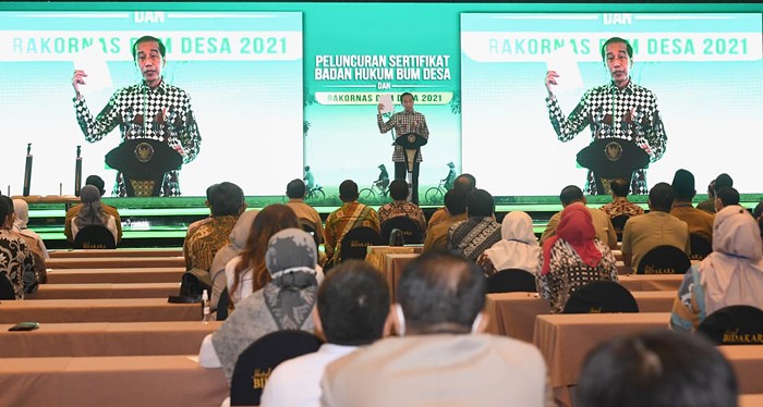 Presiden Joko Widodo menekankan pentingnya melibatkan Badan Usaha Milik Desa (BUM Desa) untuk melakukan transformasi ekonomi di desa.