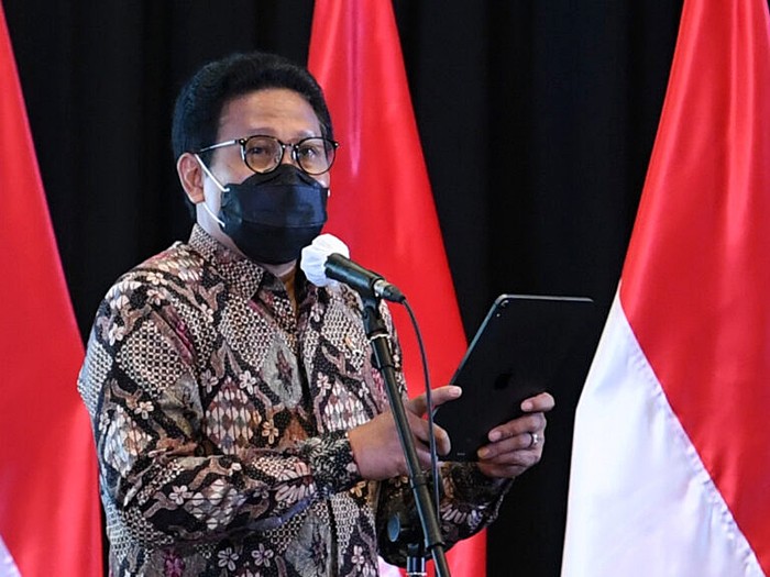 Presiden Joko Widodo menekankan pentingnya melibatkan Badan Usaha Milik Desa (BUM Desa) untuk melakukan transformasi ekonomi di desa.