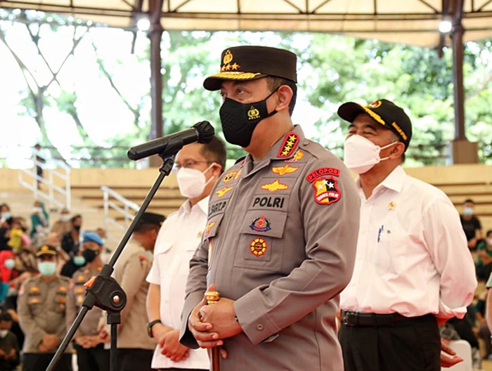 Kegiatan akselerasi vaksinasi massal di Gedung Aspirasi KP3B, Banten, Rabu (22/12/2021).