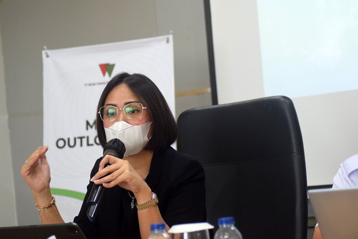 Media Outlook 2022 bertemakan Tantangan Ekonomi Global di Tengah Gelombang Ketidakpastian dan Peluang Kemilau Harga Emas di Tahun Depan di Semarang.