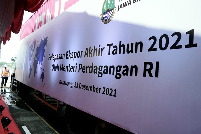 Pelepasan Ekspor Akhir Tahun 2021, di PT Toyota Motor Manufacturing Indonesia, Karawang International Industrial City, Jawa Barat, Kamis (23/12/2021).