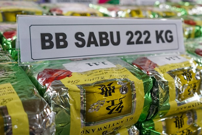Keterangan pers kasus narkoba di kantor Bareskrim Polri, Jakarta, Kamis (23/12/2021).