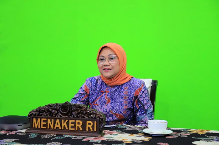 Menteri Ketenagakerjaan, Ida Fauziyah menegaskan bahwa pemerintah terus berkomitmen dalam melindungi Pekerja Migran Indonesia (PMI) beserta keluarganya.