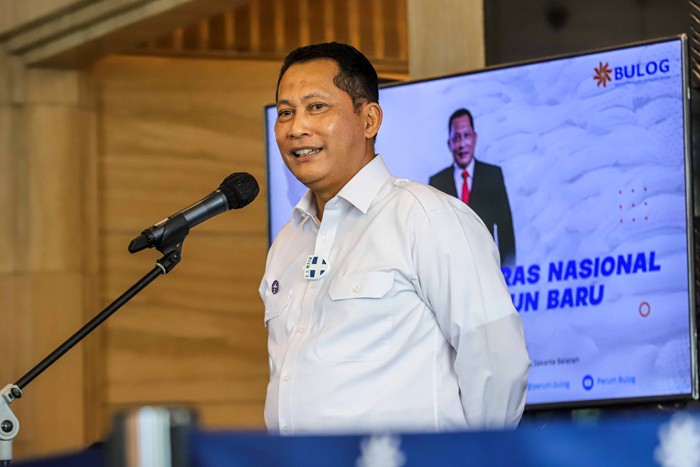 Direktur Utama Perum Bulog Budi Waseso memberikan keterangan saat konferensi pers di Kantor Pusat Perum Bulog, Jakarta Selatan, Selasa (28/12/2021).