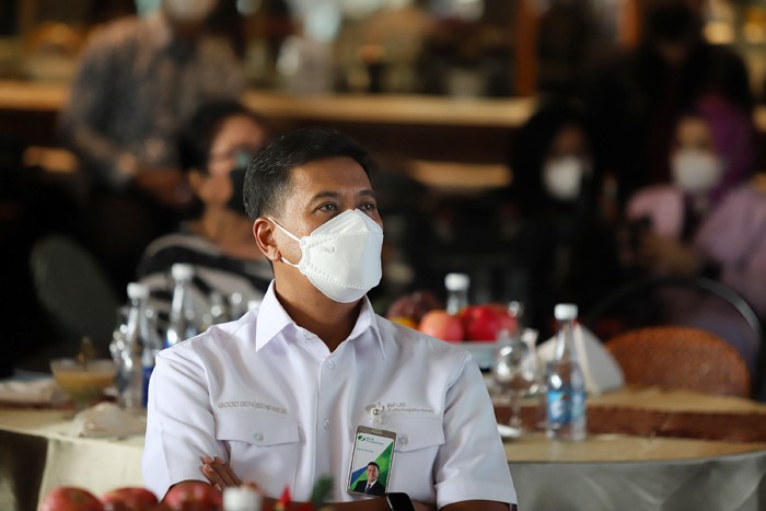 Direktur Utama BPJS Ketenagakerjaan Anggoro Eko Cahyo saat memeberikan sambutan pada acara sosialisasi kepada para pekerja seni di Jakarta, Rabu (29/12/2021).
