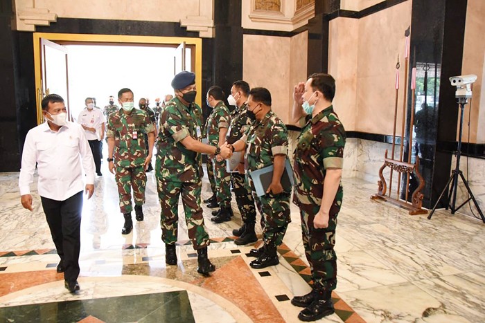 Kepala Staf Angkatan Udara Marsekal TNI Fadjar Prasetyo melaksanakan kunjungan silaturahmi kepada Menteri Pertahanan (Menhan), di kantor Menhan.