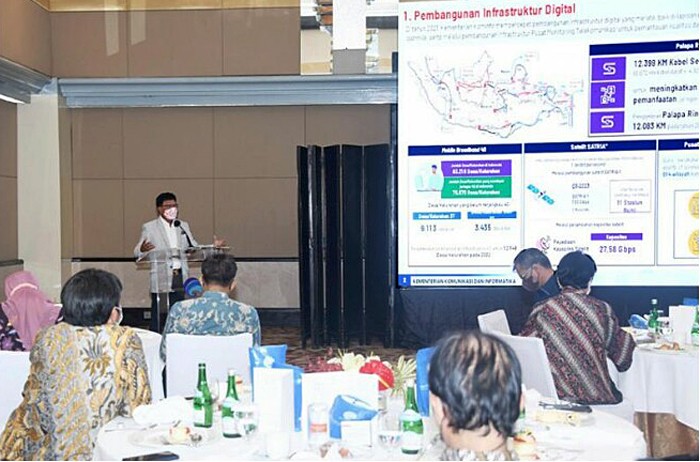 Dengan percepatan pembangunan itu, Pemerintah berharap pemanfaatan teknologi digital akan meningkat.